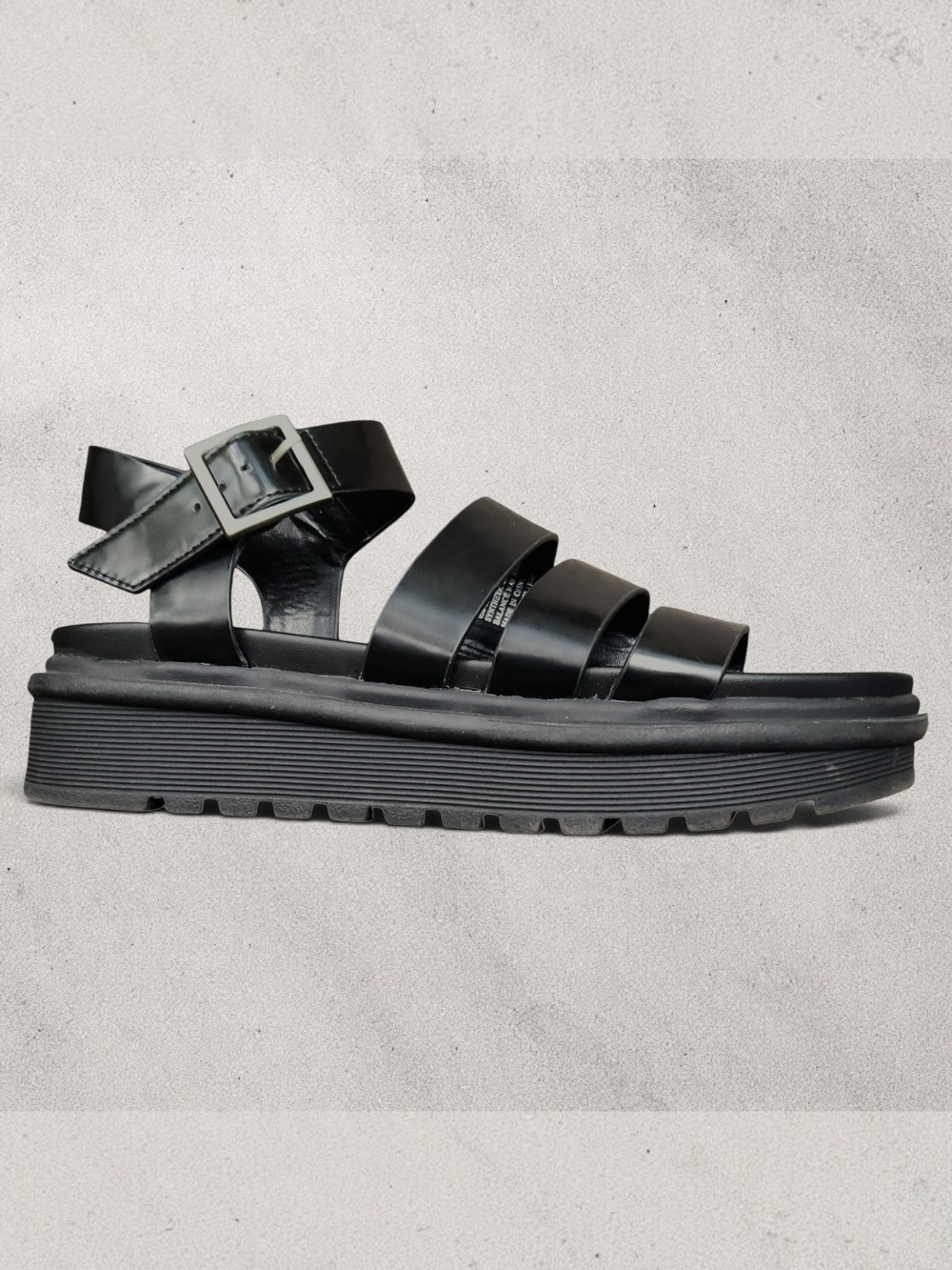 Arizona Black Platform Sandals Size 6